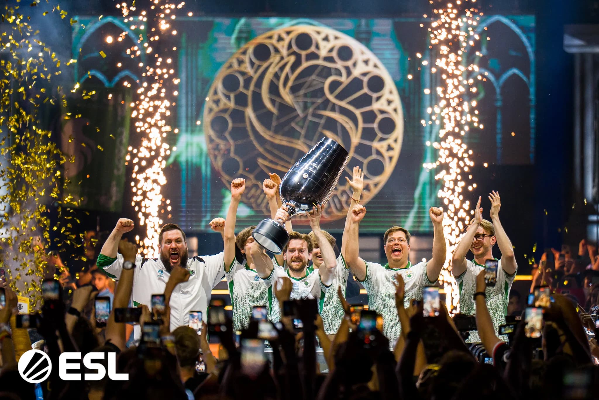 NiKo наконец с трофеем: Falcons — чемпионы IEM Cologne